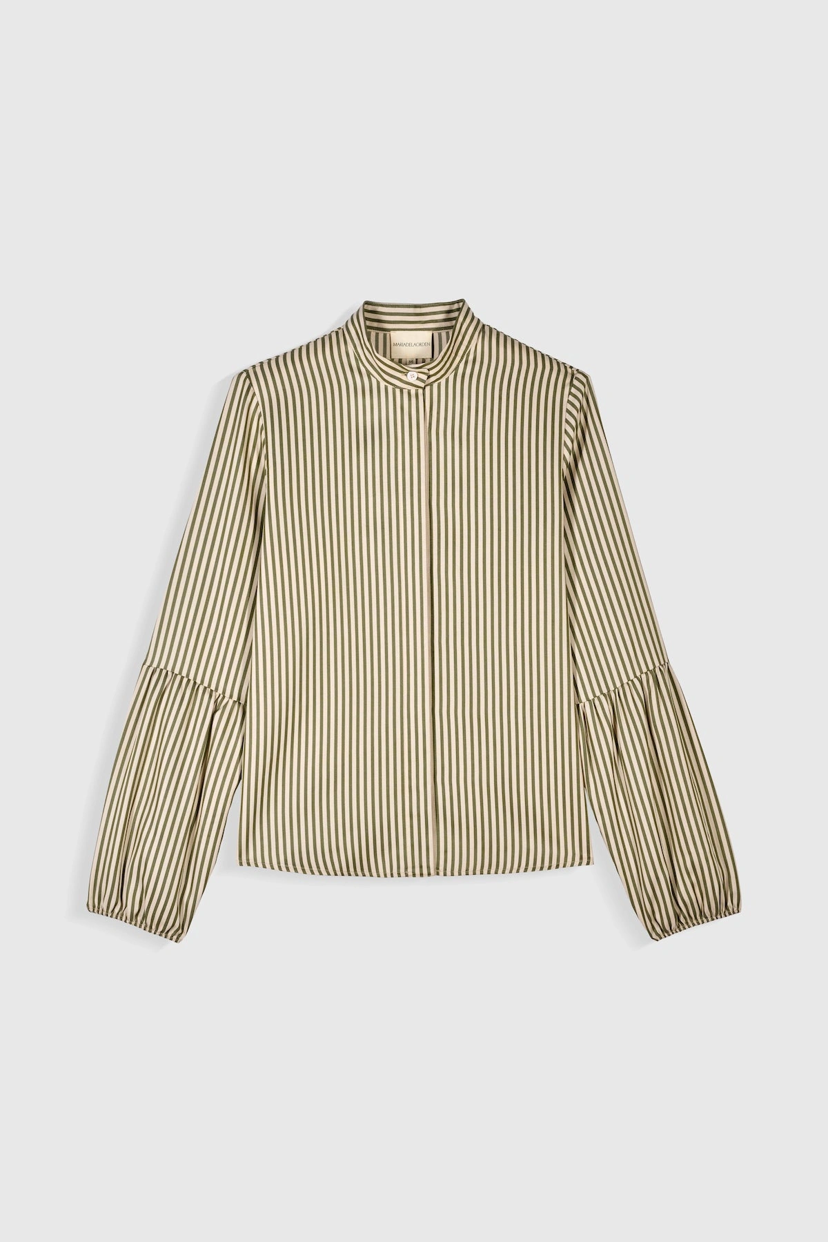 Bella's Chic Breeze: Your Everyday Bella Shirt Reinvented!